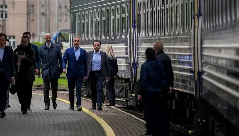 Dışişleri Bakanı Fidan, Ukrayna ziyaretiyle önemli temaslarda bulundu