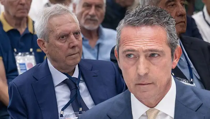 Fenerbahçe Divan Kurulu'nda Aziz Yıldırım’ın Adaylık Açıklaması Gerginliği Tırmandırdı