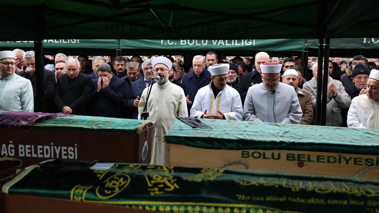 Cumhurbaşkanı Erdoğan, Bolu'da Gültekin Ailesi Cenazesine Katıldı